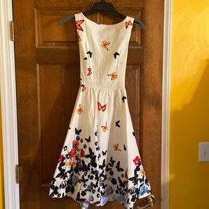 Sleeveless dress
